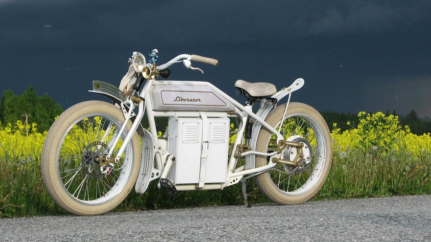 Kõik rattad valmivad käsitööna, mis teeb sõiduriistast omamoodi kunstiteose. 