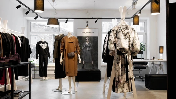 Eve Hansoni stuudiokauplus Telliskivi poetänaval.