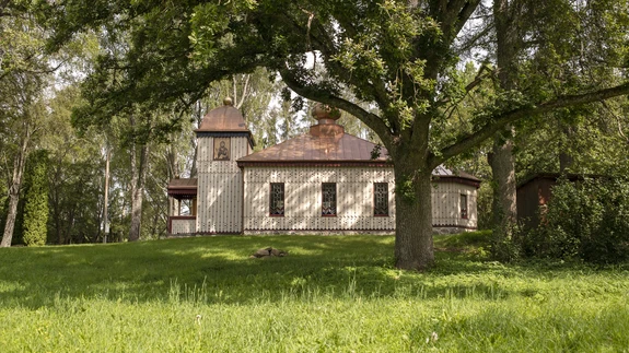 Nõukogude perioodil oli kristlus ja ka sakraalarhitektuuri rajamine sisuliselt tabu. Paljud hooned lagunesid. Siiski ehitati aastail 1952–1953 Miikse ja Obinitsa puukirik, ent seejärel soikus õigeusu pühakodade ehitus aastakümneteks. 