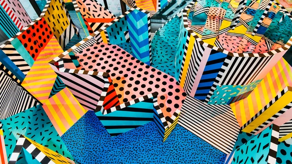 Jõulised värvid ja mustrid ergutavad loovust ning süstivad positiivsust.