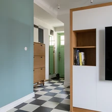 Kompaktne ja suhteliselt kitsa planeeringuga ruum nõudis nutikat lähenemist, et erinevad nurgad, kõrgused ja tasandid terviklikuks siduda.