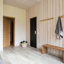 Kuna saunas käiakse tavaliselt seltskonnaga, mahutati ära ka kaks dušši.