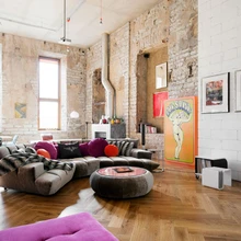 Hiiglaslikul Bretzi diivanil (salong Vivid) istudes ja ülisuurelt ekraanilt filme vaadates võib ennast lihtsalt mugavasse kinosaali kujutleda.