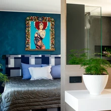 Magamistoas domineerivad rahustavalt mõjuvad sinised toonid.