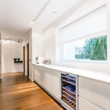 Köögi pikk tööpind jätab ruumi nii kogu perega piparkookide tegemiseks kui ka mitmekäiguliste õhtusöökide valmistamiseks.