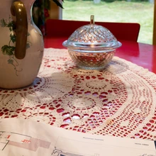 Arhitekt Raine Karbi loomingut kajastanud ülevaatenäituse kataloogis on suvemaja vaade.